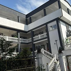 Hotel Aaron